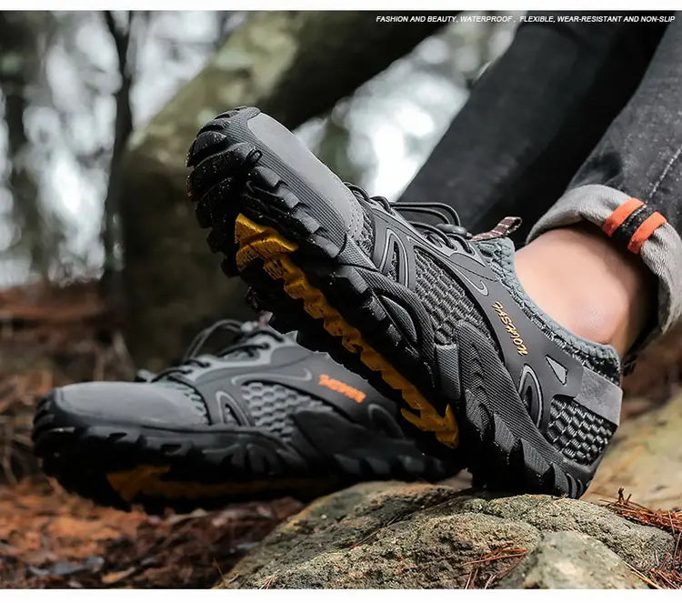 Outdoor  Anti-slip Wear-resistant Shoes for Men Hiking Jogging